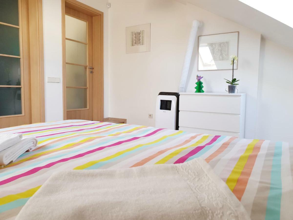 Exceptional Uzupis Bridge 3 bedroom apartment VNO Buitenkant foto
