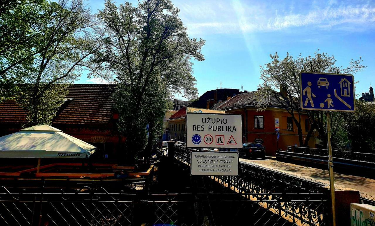 Exceptional Uzupis Bridge 3 bedroom apartment VNO Buitenkant foto
